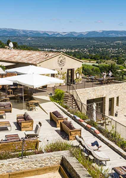 Font des Pères Le Beausset Var 83 France Concerts Folmer Club JAzz terasse2 Concert Jazz Club au restaurant de la ferme auberge du domaine viticole de la Font des Pères au Beausset dans le Var en Provence in France.